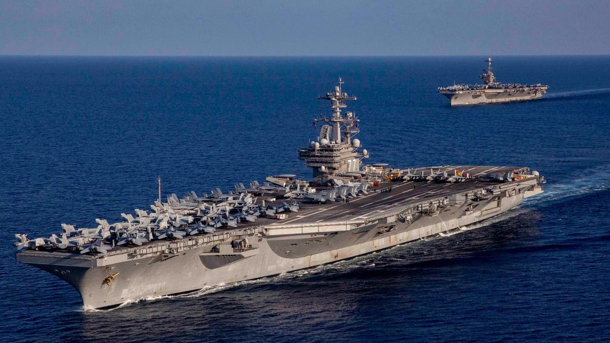 Tabrakan Kapal Induk USS Harry S. Truman dengan Kapal Dagang di Mesir