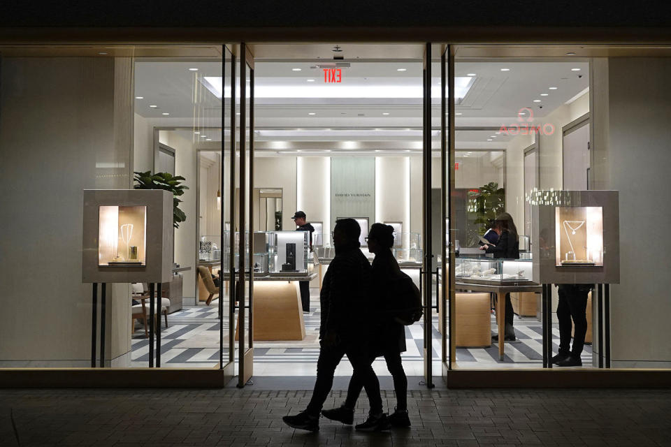 Penurunan Tajam Belanja Konsumen Januari Jadi Isyarat Lemahnya Pertumbuhan Ekonomi AS