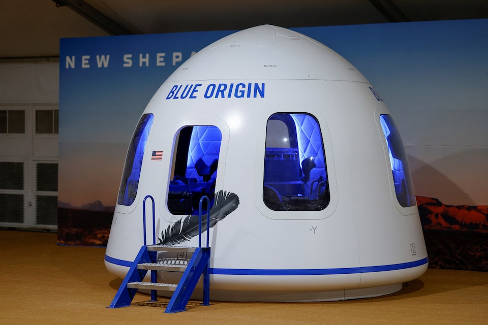 Blue Origin PHK 10 Persen Karyawan untuk Tingkatkan Produksi Roket New Glenn