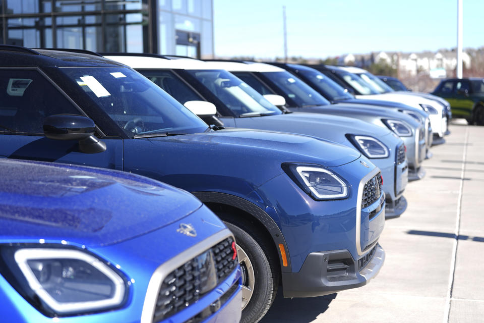 Utang Mobil dan Kartu Kredit Membuat Tekanan Keuangan Amerka Nyaris Sepanjang Tahun