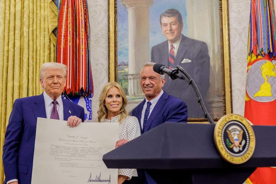 Pemecatan Massal di Lembaga Kesehatan AS: Dampak dan Implikasi Pemerintahan Trump