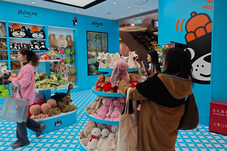 Fenomena Jellycat: Mainan Boneka Jadi Teman Nyaman Gen Z Pasca Pandemi