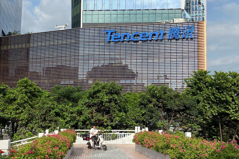 Tencent Meluncurkan AI di Weixin, Saham Naik ke Level Tertinggi Sejak 2021
