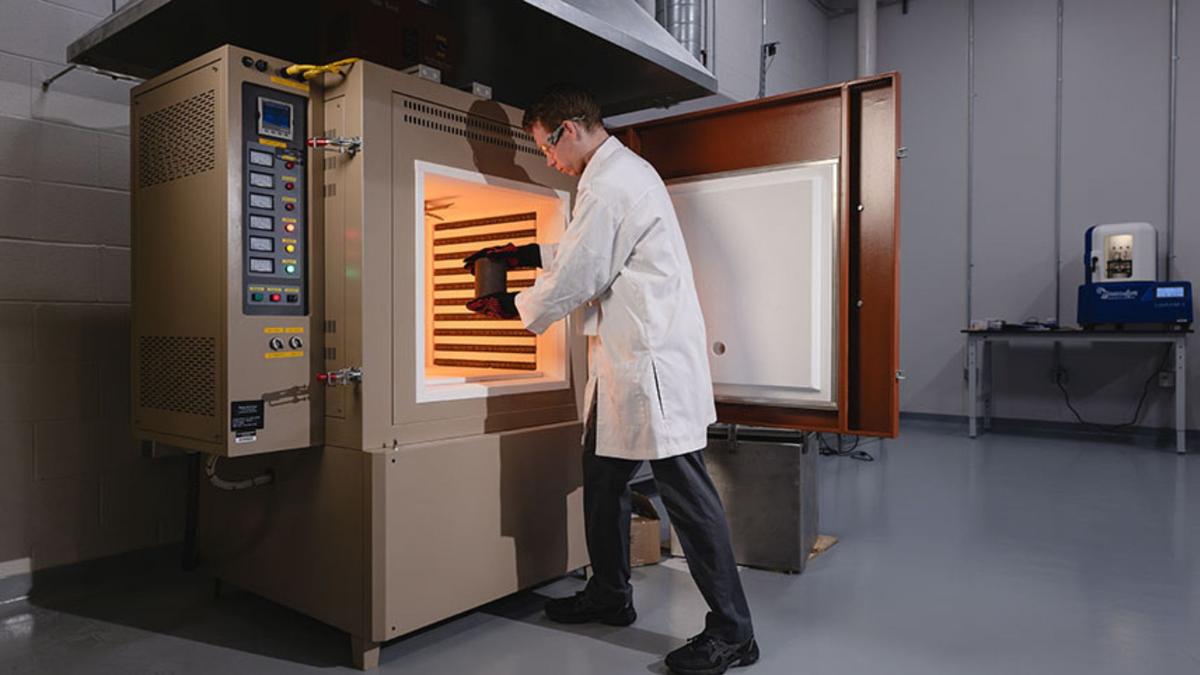 Inovasi Cetak 3D Keramik Gelap untuk Komponen Kendaraan Hipersonik Tangguh