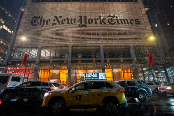 The New York Times Mulai Pakai AI untuk Editorial dan Coding Meski Ada Gugatan