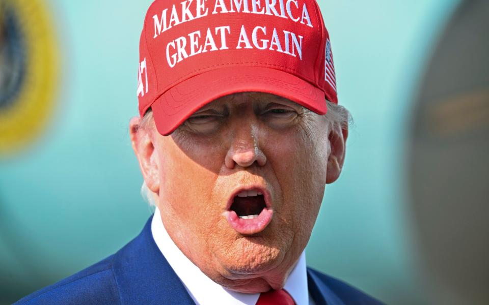 Rekor Defisit Perdagangan AS dengan Uni Eropa Picu Ancaman Tarif Trump