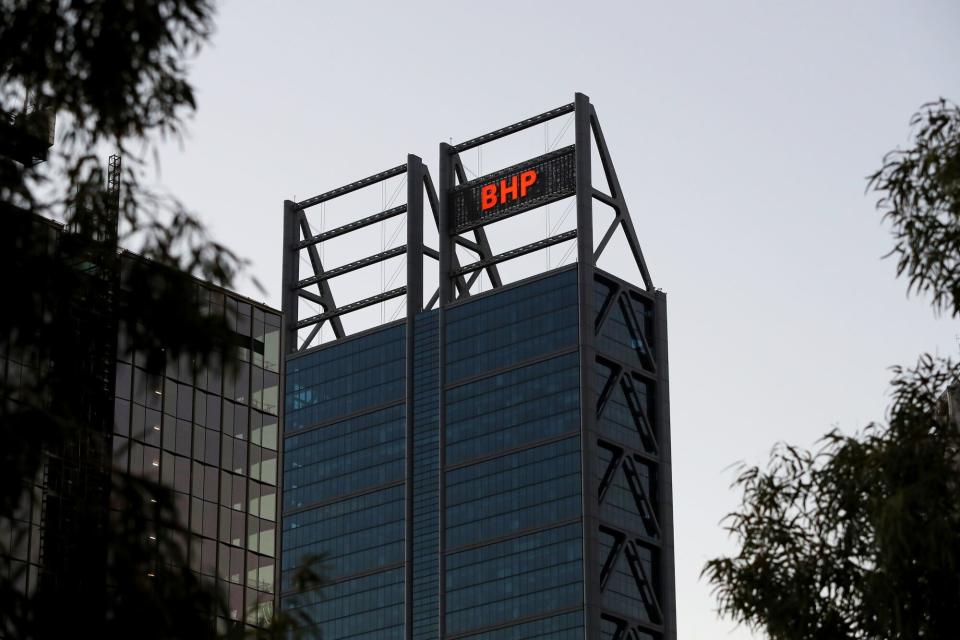 Laba BHP Turun 23% Akibat Melemahnya Permintaan Komoditas dari China