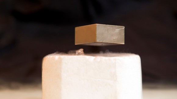 Terobosan Superkonduktor Nikel: Menuju Teknologi Lebih Efisien di Suhu Tinggi