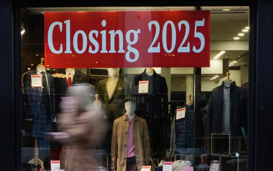 Kebangkrutan Perusahaan Meningkat Tajam Menjelang Kenaikan Pajak di Inggris