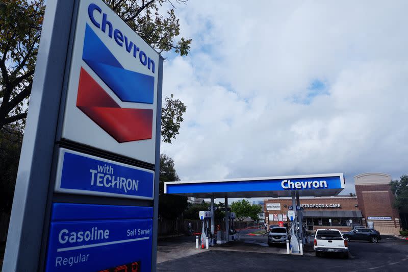 Chevron Pangkas 20% Karyawan untuk Hadapi Tantangan Industri Minyak Global
