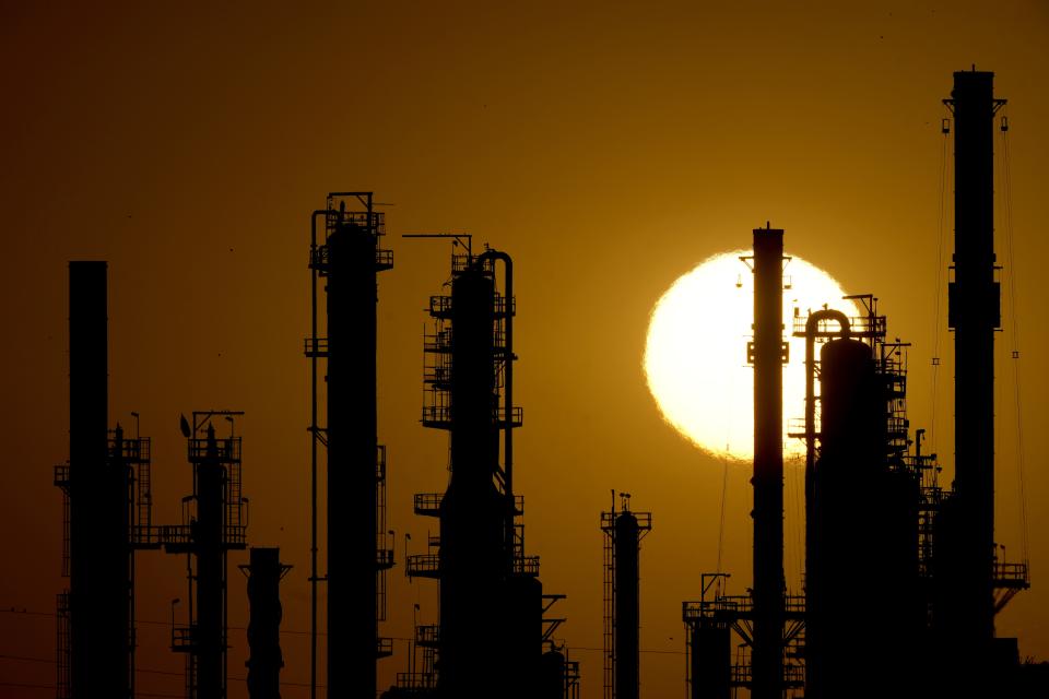 Harga Bensin Diprediksi Naik Tajam Akibat Perawatan Kilang dan Bahan Bakar Musim Panas