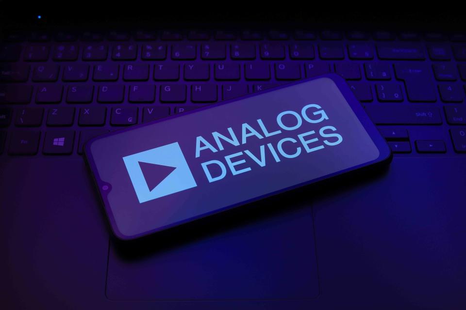 Pendapatan Analog Devices Lampaui Ekspektasi, Saham Mencapai Rekor Tertinggi