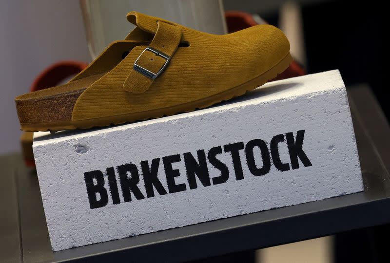 Birkenstock Unggul dengan Penjualan Musim Liburan dan Raih Pendapatan Lebih Tinggi
