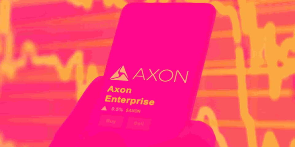 Apakah Penurunan Saham AXON Jadi Kesempatan Emas untuk Membeli?