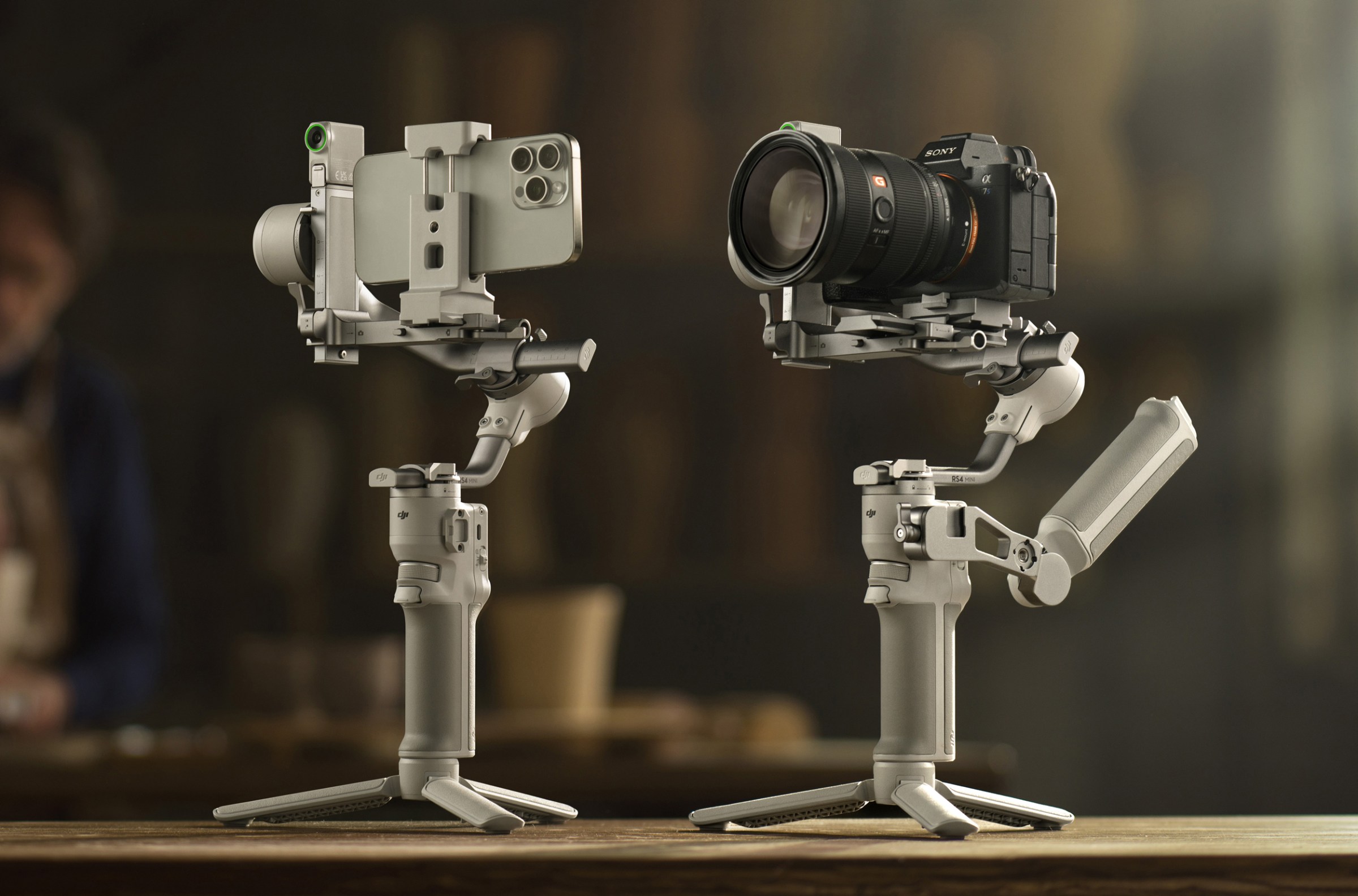 DJI RS 4 Mini: Stabilizer Compact dengan Pelacakan Subjek Canggih dan Baterai Lebih Tahan Lama