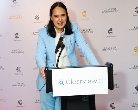 CEO Clearview AI Mundur, Perusahaan Hadapi Tuntutan Privasi dan Perubahan Strategi