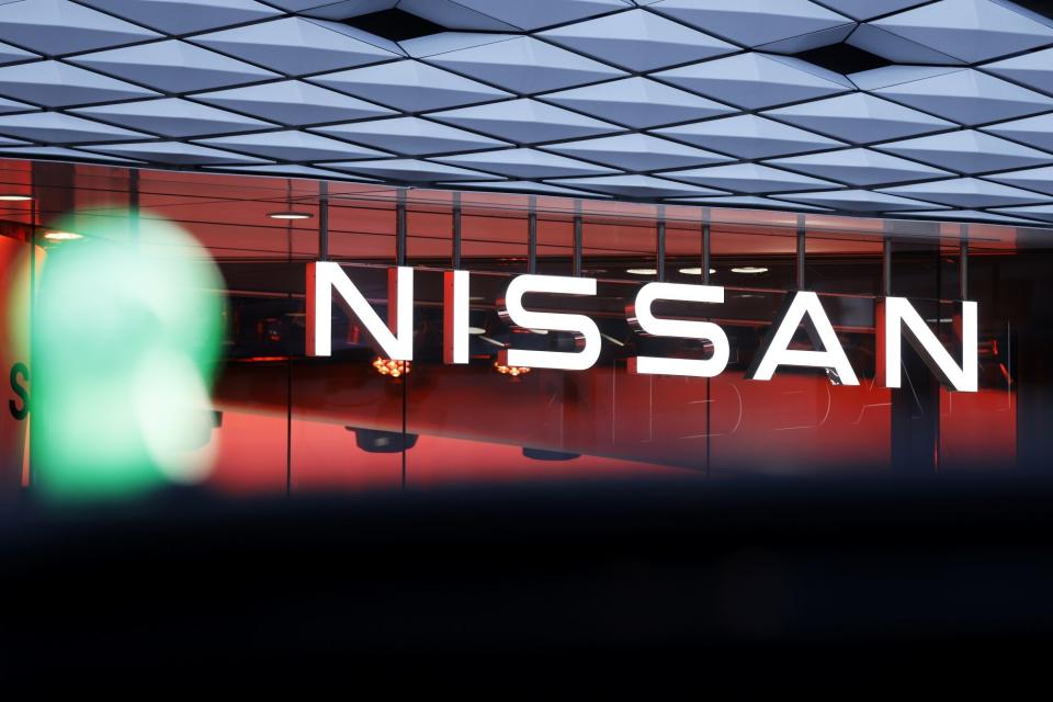Tesla Dikabarkan Akan Investasi Besar untuk Selamatkan Nissan yang Terpuruk