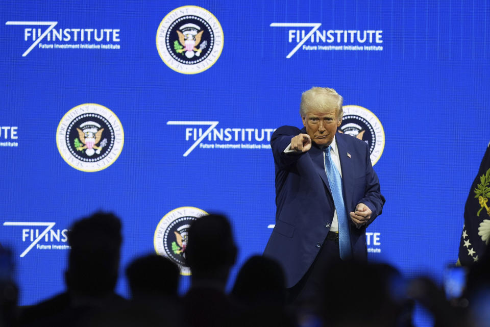 Kebijakan Tarif Trump Memicu Kenaikan Ekspektasi Inflasi dan Penurunan Keyakinan Konsumen