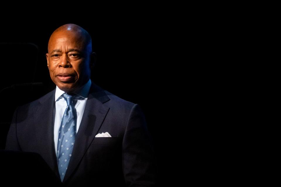 Hakim Federal Tolak Batalkan Dakwaan Korupsi Terhadap Walikota New York Eric Adams