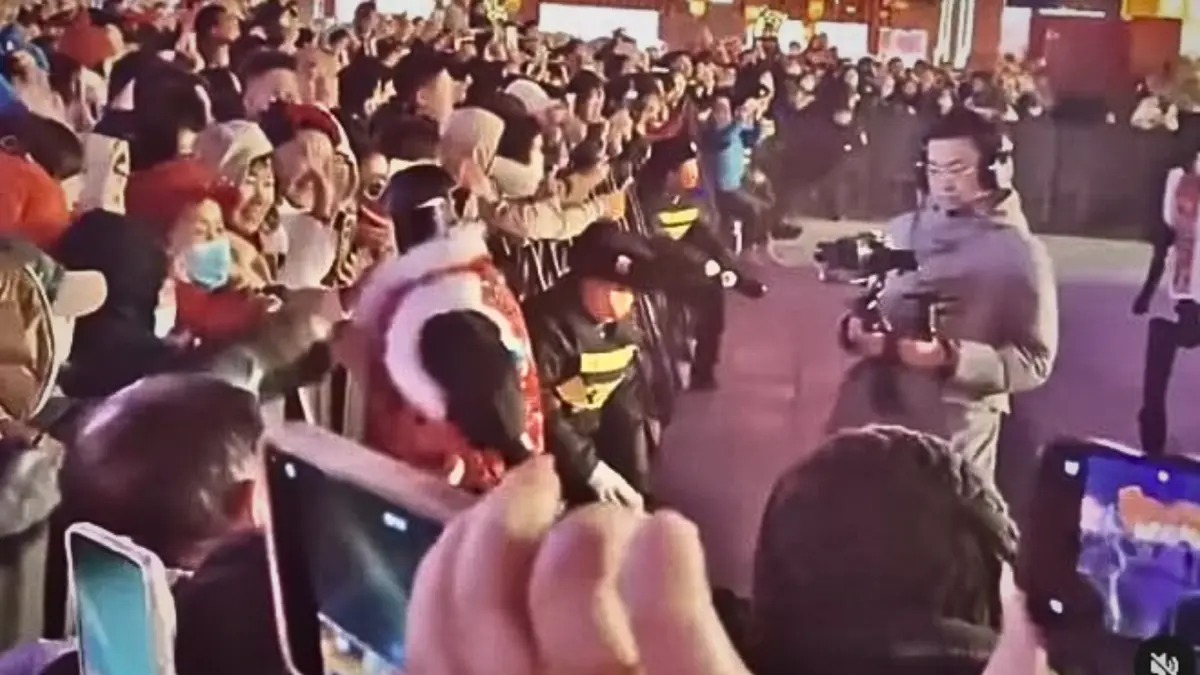 Insiden Robot Humanoid di Festival China Picu Kekhawatiran Keamanan AI