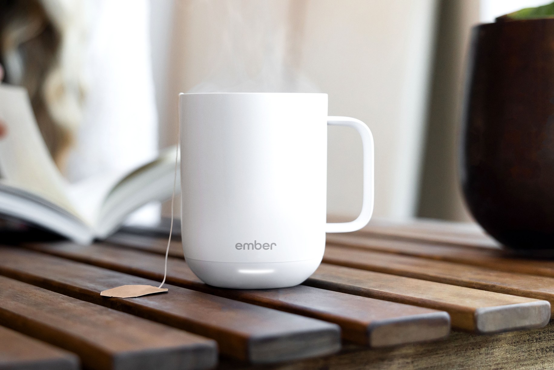 Ember Mug 2: Cangkir Pintar yang Jaga Minuman Hangat dengan Diskon Spesial