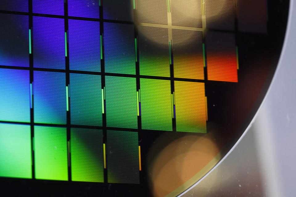 Trump Perkuat Pembatasan Ekspor Chip ke China untuk Hambat Teknologi AI