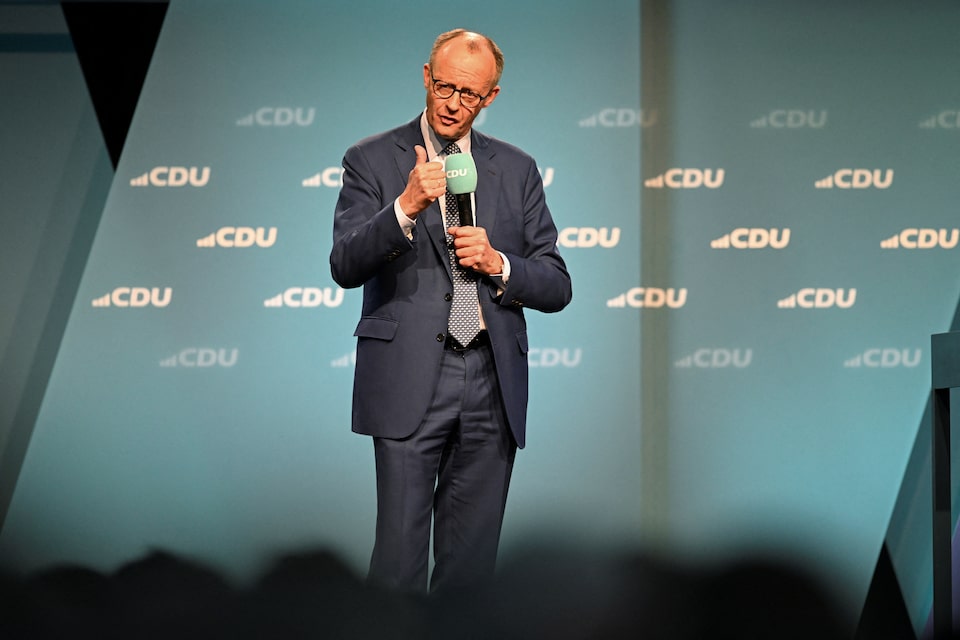 Jaringan Akun Palsu Serang Kandidat Kanselir Jerman dengan Narasi Pro-Rusia