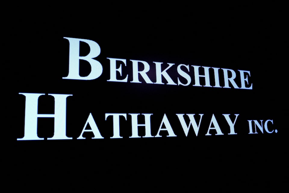 Berkshire Hathaway Catat Rekor Keuntungan Besar dan Siap Ganti CEO