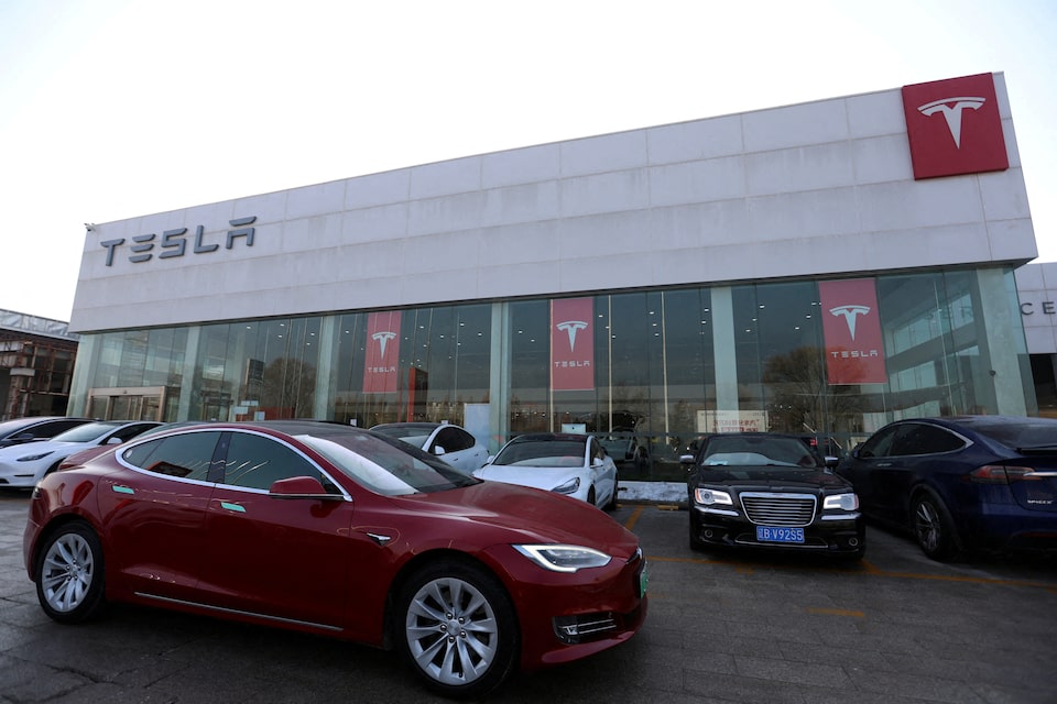 Tesla Luncurkan Autopilot Baru di Cina, Tapi Paket FSD Dinilai Kurang Memuaskan