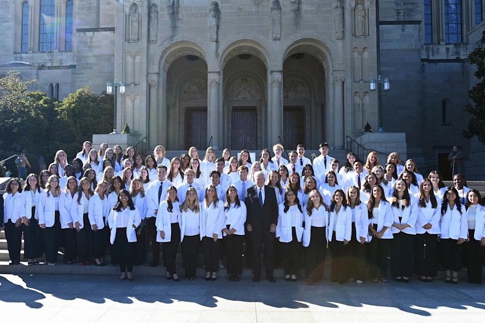 Bill Conway dan Investasi Besar untuk Atasi Krisis Pendidikan Keperawatan di AS