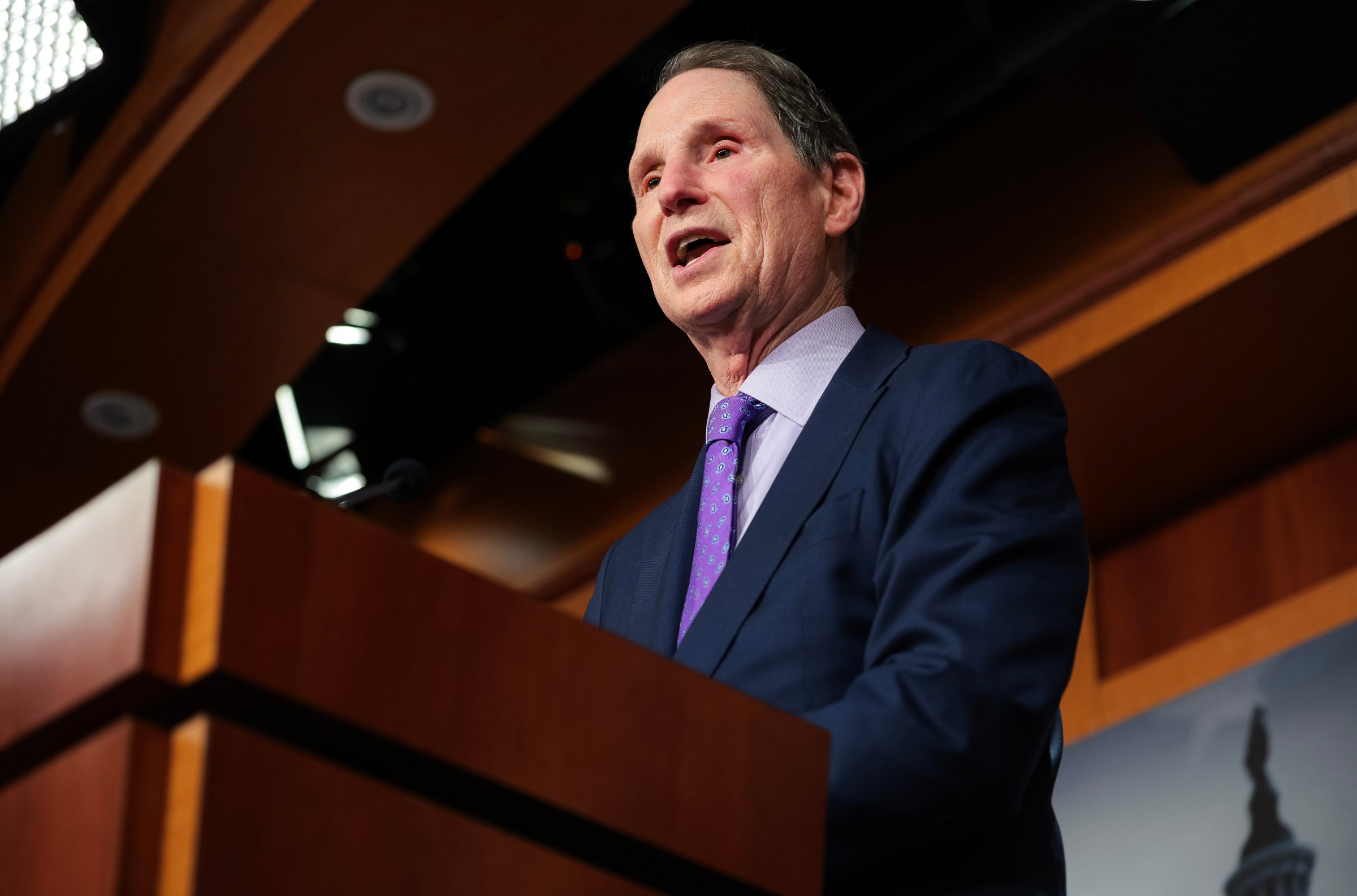 Senator Minta FTC Wajibkan Perusahaan Jelaskan Hak Digital Konsumen