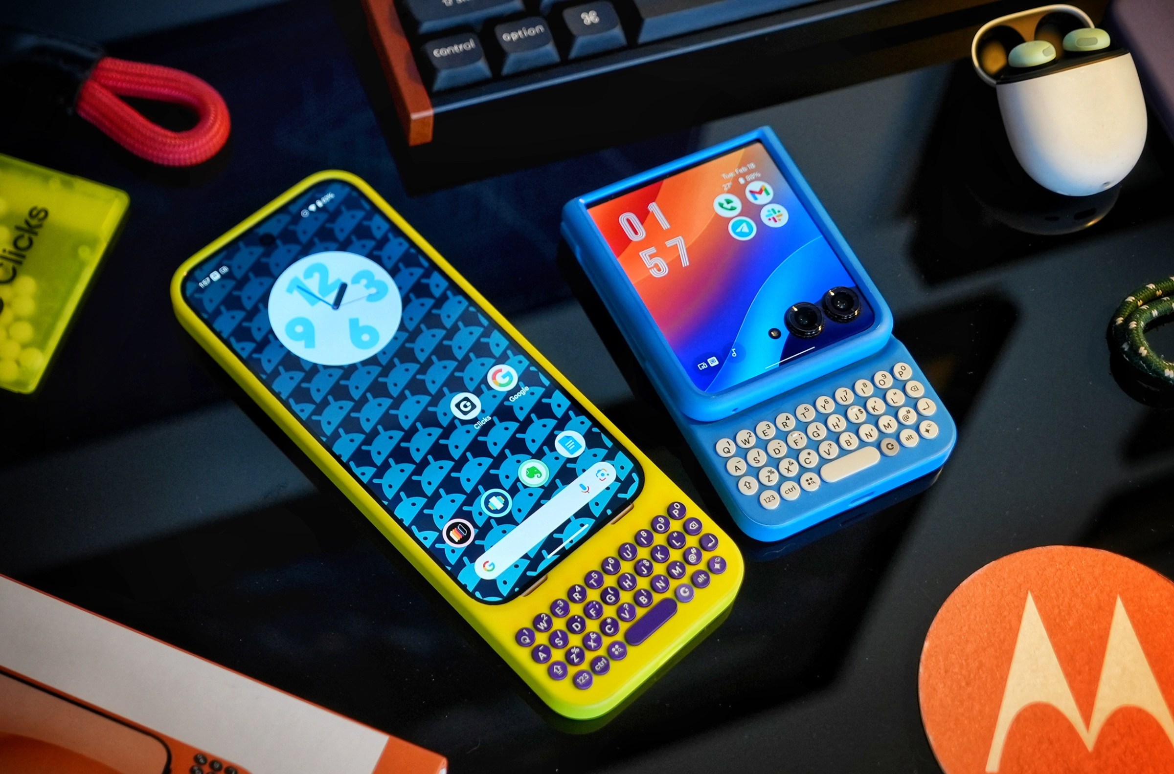 Clicks Keyboard Case Bawa Keyboard Fisik Populer ke Ponsel Android Terbaru