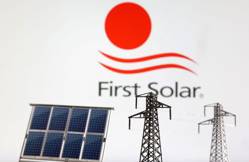 First Solar Naikkan Target Penjualan dan Gugat JinkoSolar atas Pelanggaran Paten