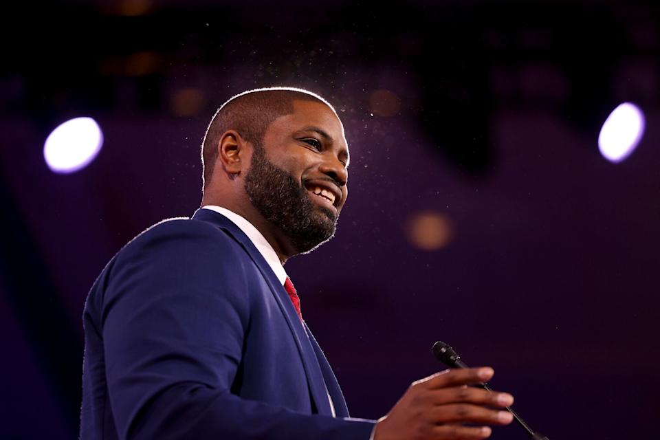 Donalds Siap Lawan Keluarga DeSantis di Pilgub Florida dengan Dukungan Trump