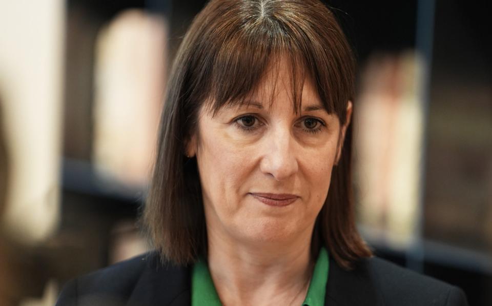 Kenaikan Pajak dan Upah Minimal Ancam 160.000 Pekerja Ritel Paruh Waktu