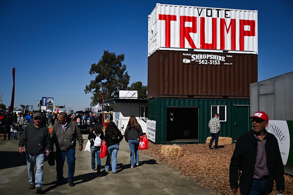 Kebijakan Trump dan GOP Memukul Basis Pendukungnya Sendiri di AS