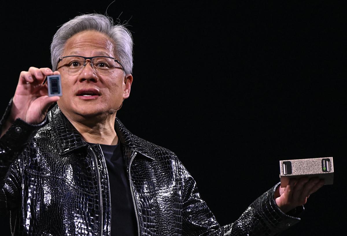Nvidia Umumkan Laporan Pendapatan Q4, Fokus pada Chip Blackwell dan Risiko Tarif