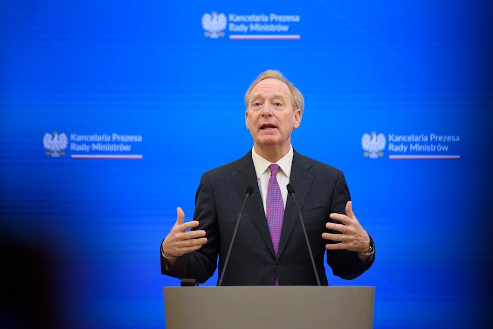 Microsoft Minta Trump Ubah Aturan AI Biden agar Cepat Ekspansi Global