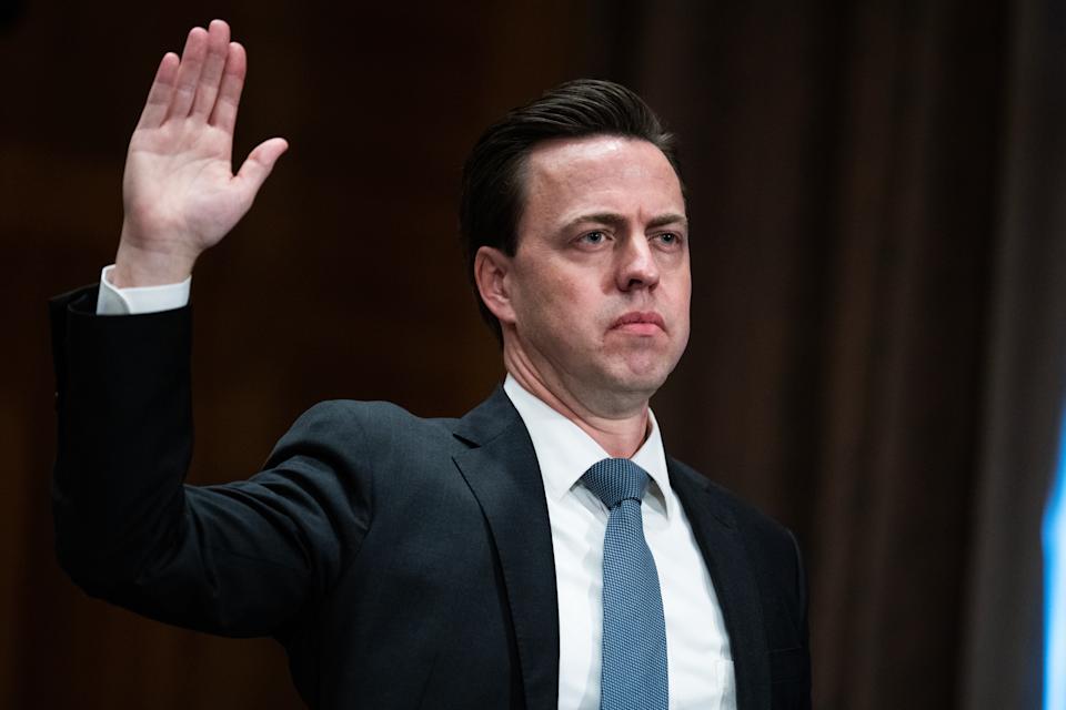 Pilihan Trump untuk memimpin CFPB memberi tahu para pembuat undang-undang 'Saya akan mengikuti hukum' di agensi yang bermasalah tersebut.