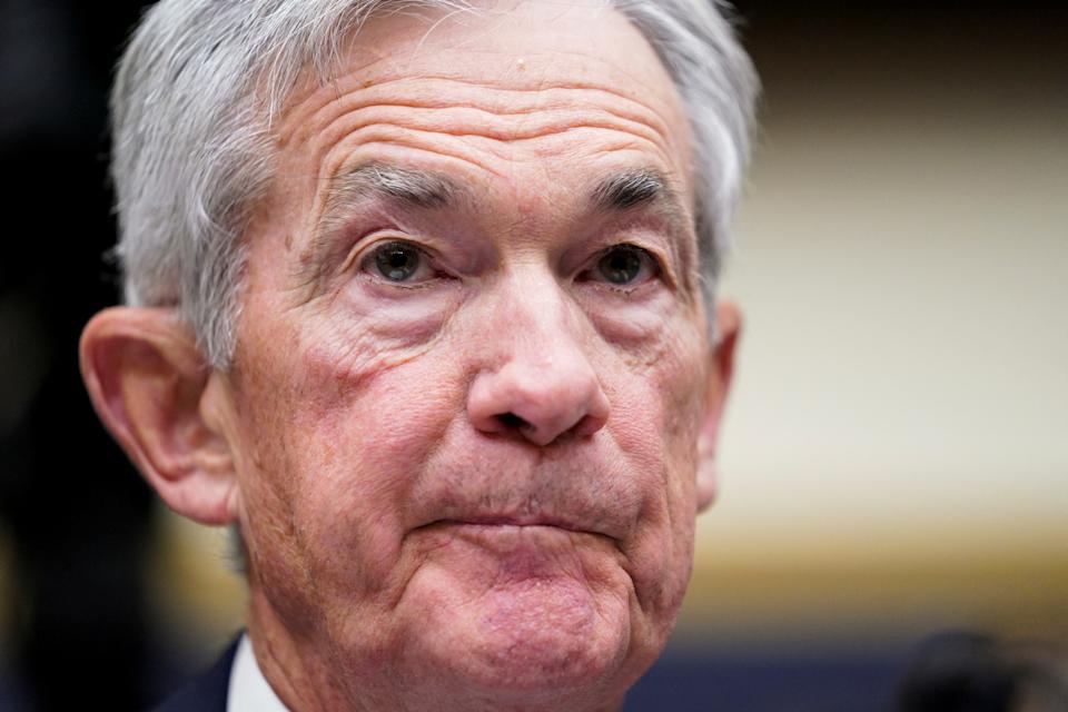 Inflasi Melambat, The Fed Diperkirakan Tahan Suku Bunga di Pertemuan Maret