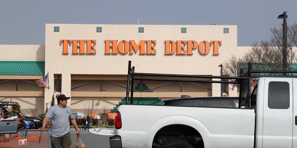 Home Depot Raih Laba Lebih Baik Meski Suku Bunga Tinggi Tekan Penjualan