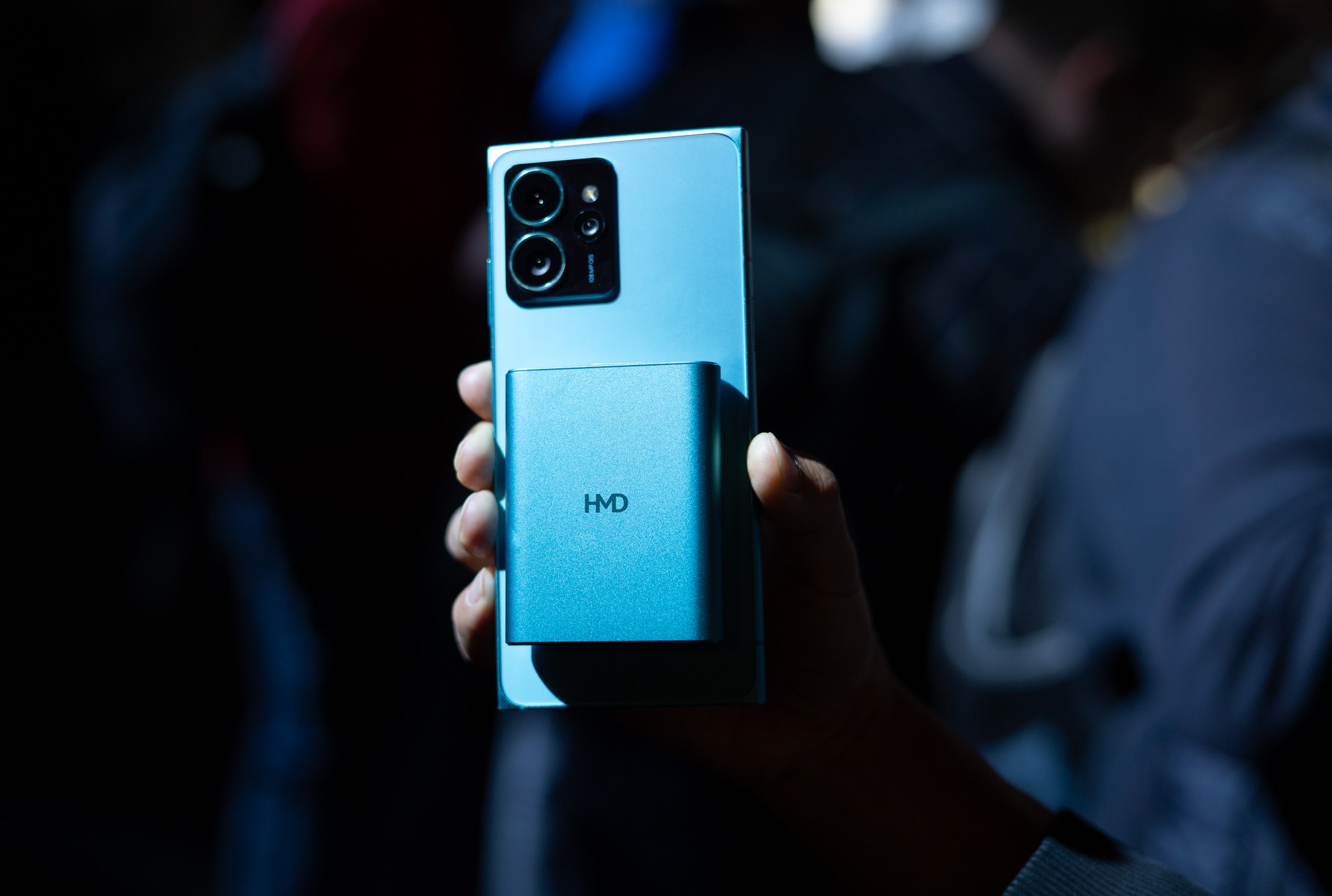 HMD Luncurkan Earbud Wireless dengan Casing Sebagai Baterai Cadangan Ponsel