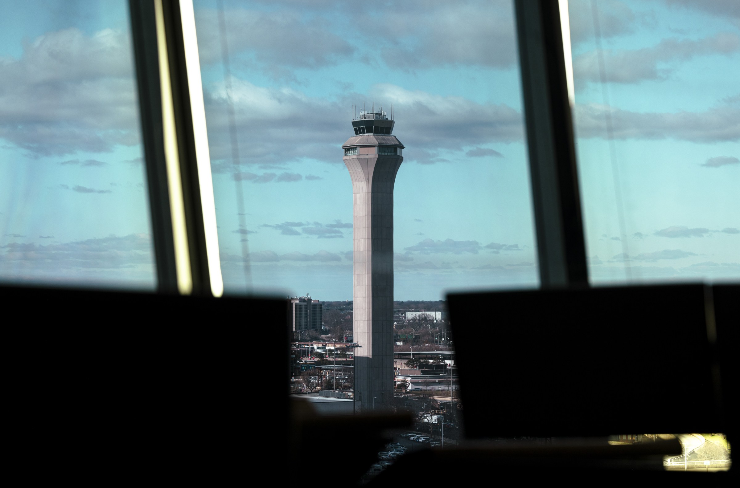 FAA Pertimbangkan Starlink untuk Upgrade Komunikasi Lalu Lintas Udara, Kontroversi Meningkat