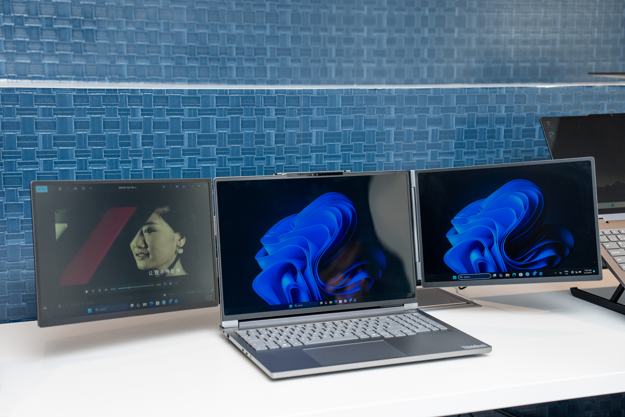 Lenovo Perkenalkan Aksesori Modular Canggih untuk ThinkBook 16P Gen 6