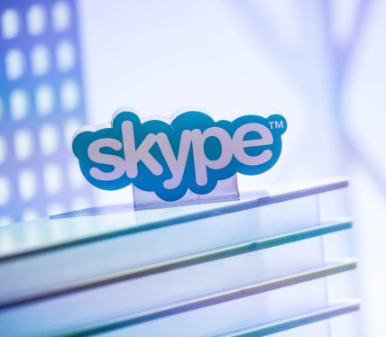 Rahasia Skype dan Perang Enkripsi dalam Pengawasan Digital Global