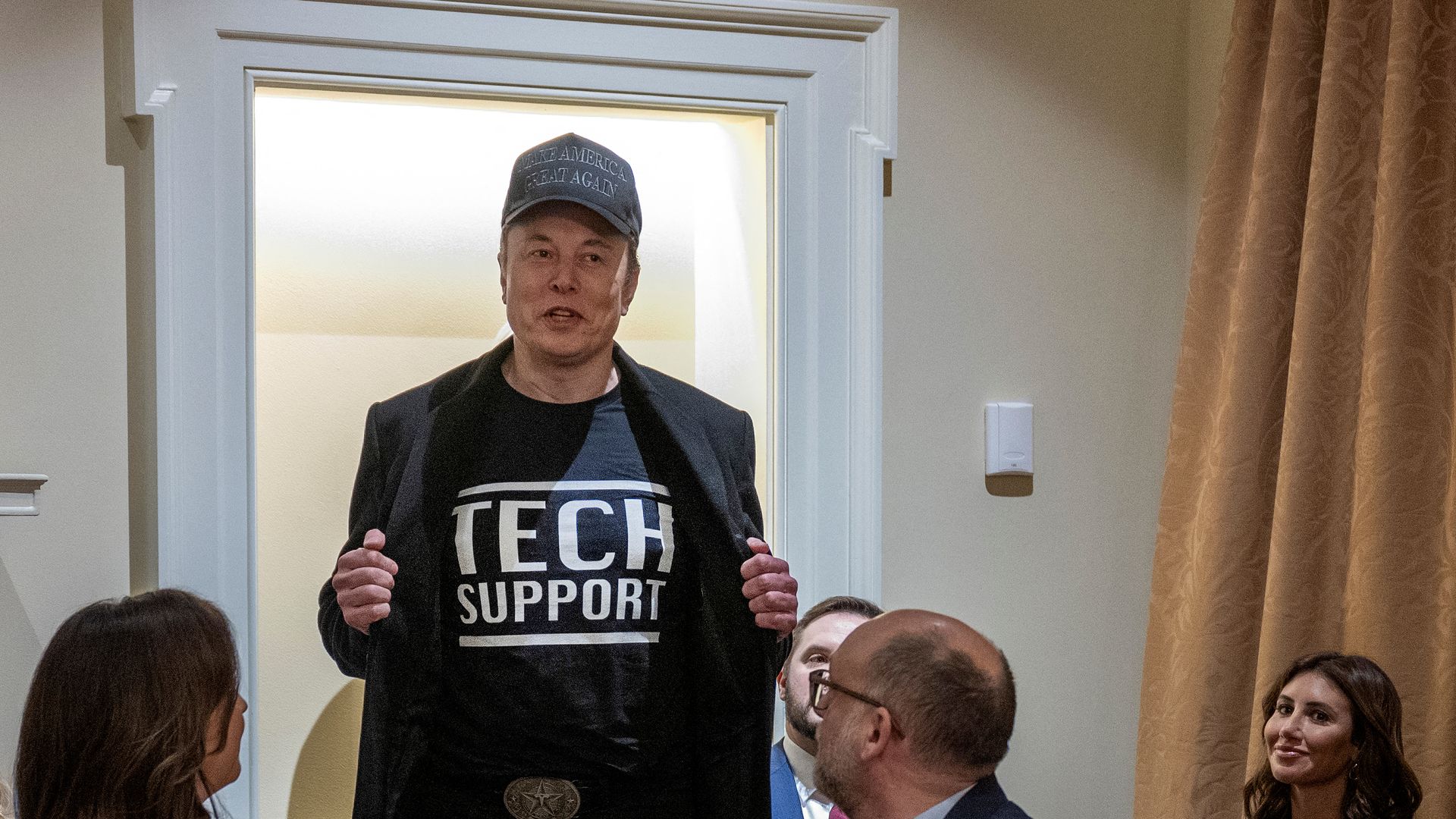 Elon Musk Kirim Email Minta Pegawai Federal Catat Aktivitas, Isyarat PHK Besar-besaran