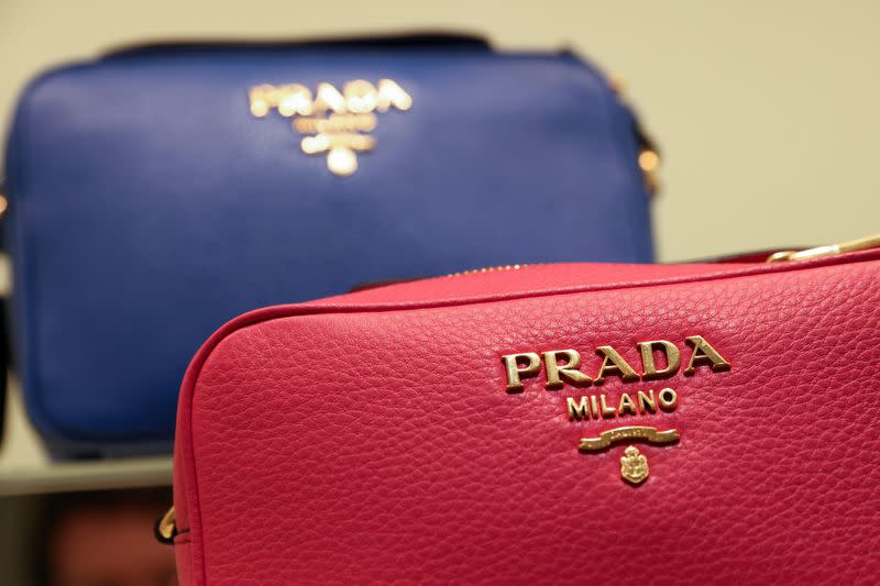 Prada Raih Laba Meningkat 21% dan Siap Akuisisi Versace