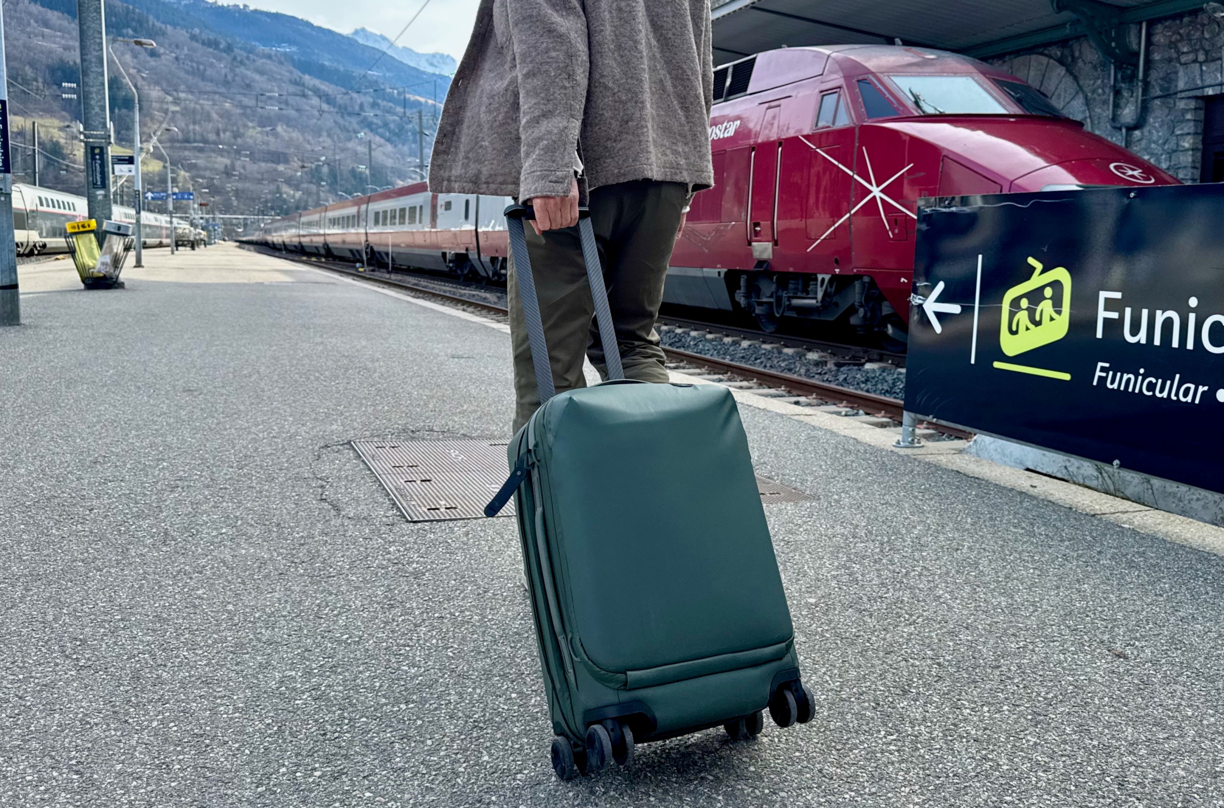 Review Tas Roller Peak Design: Inovasi dan Kualitas dengan Harga Premium