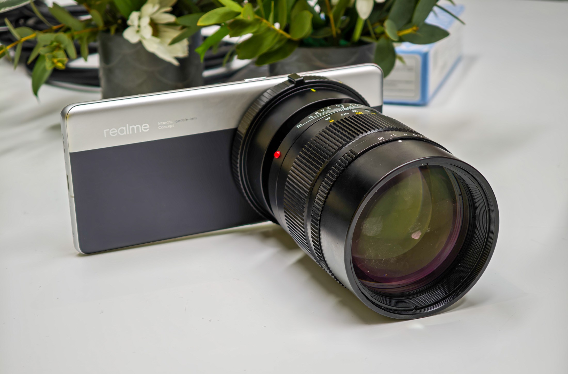 Inovasi Kamera Besar di Ponsel: Antara Kualitas DSLR dan Kenyamanan Sehari-hari