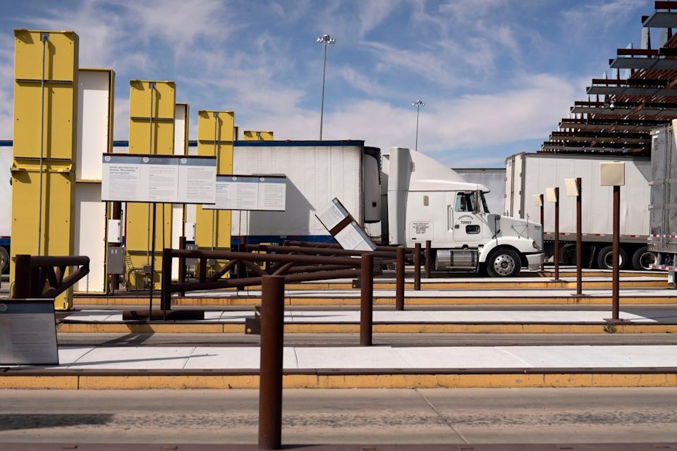 Tarif Impor AS Bikin Peso Meksiko Anjlok dan Pasar Berkembang Bergejolak